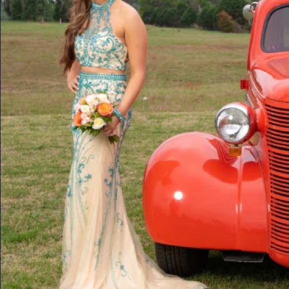 Prom Dress size 4 - Picture 2 of 4